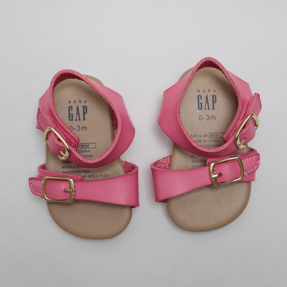 GAP Baby Infant Girls Shocking Pink Buckle Strap Sandals Size 0-3M - Picture 2 of 6